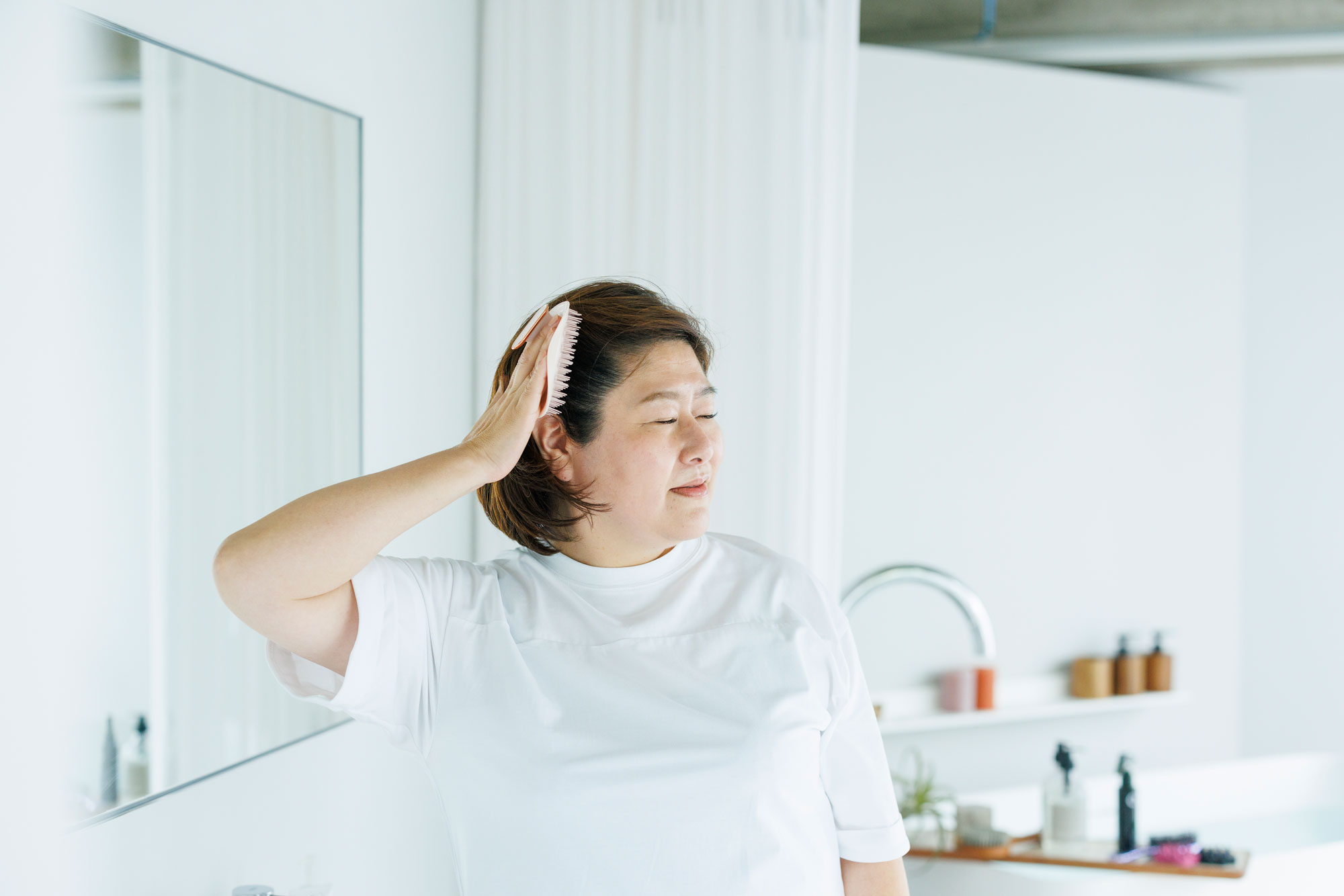 ヘアブラシとヘマチンを活用した、地肌からのヘアケア